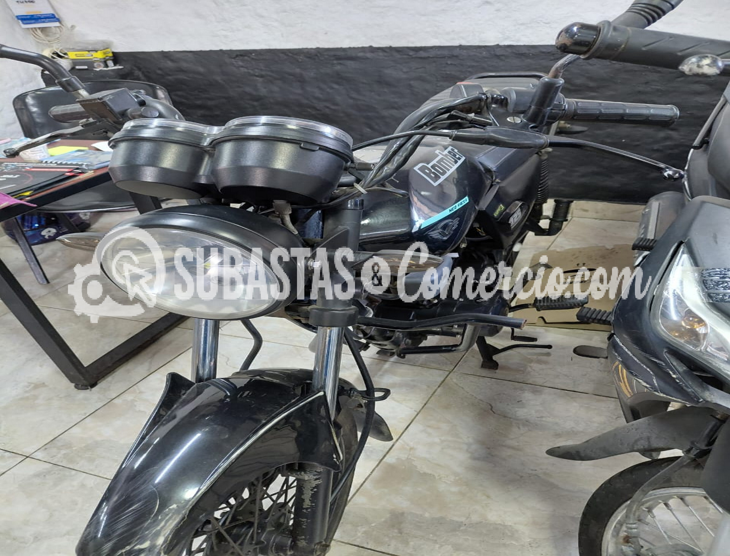 Motocicleta Victory  Bomber 125 mt 125cc Mod. 2024 Placa- NDJ30G